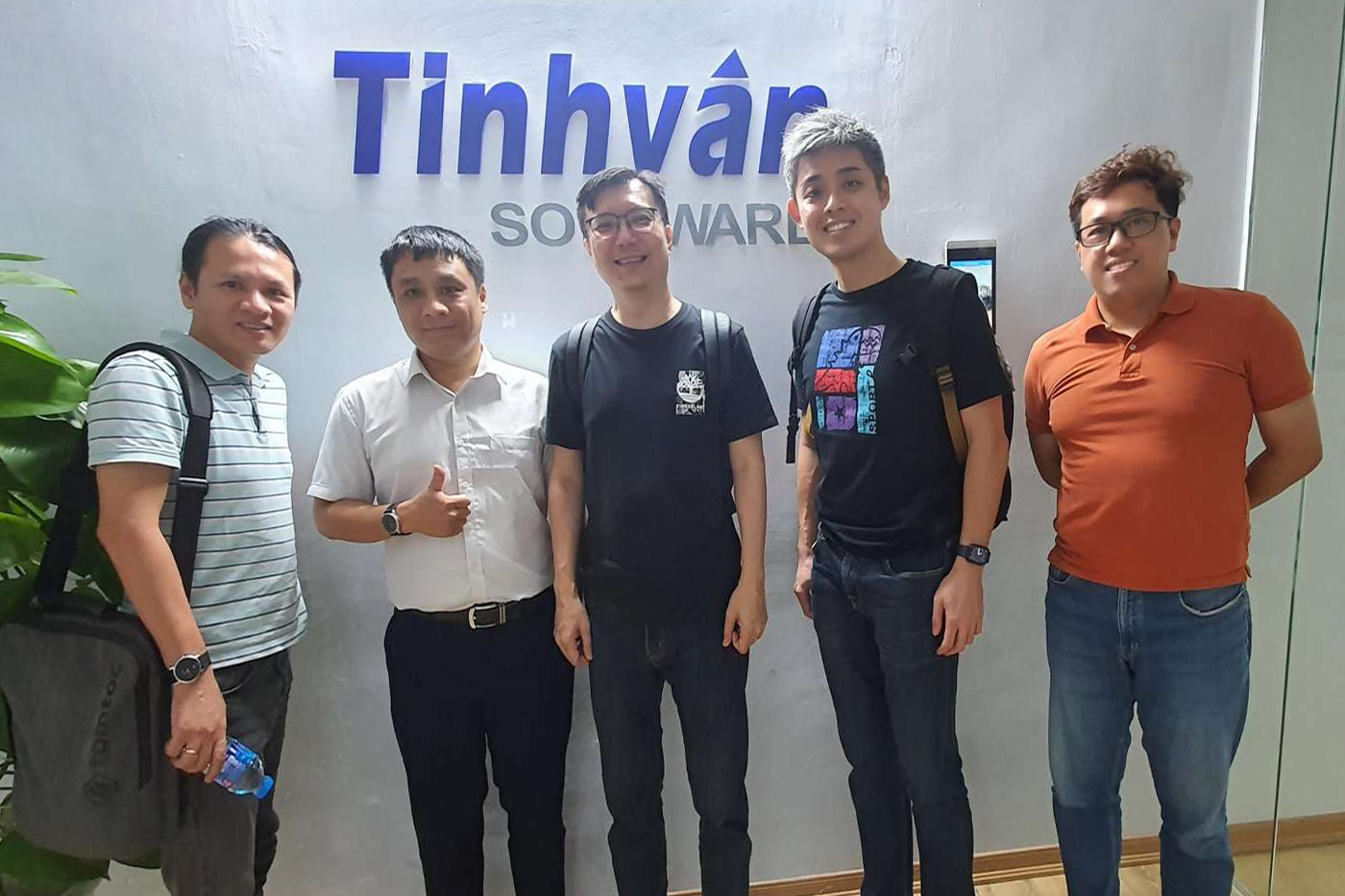 Tinhvan Software and Handshakes explore new cooperation opporturnities